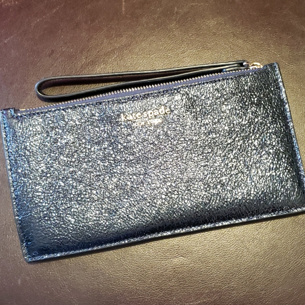 💖🌸HOST PICK ✨💖 Kate Spade ♠️ phone wristlet NWT